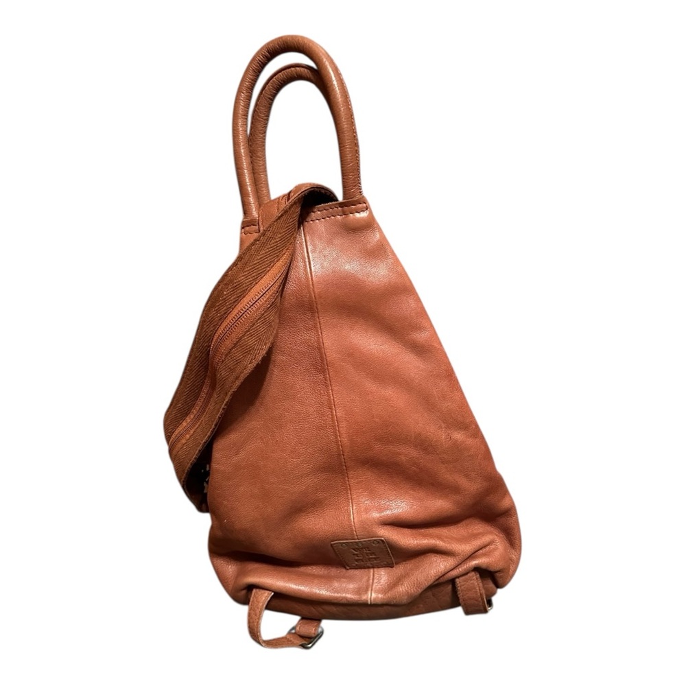Free People We The Free Soho
Convertible Sling Bag Brown Leather
Backpack